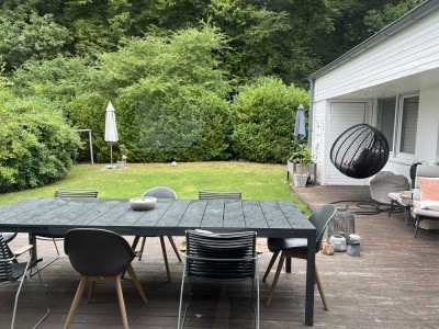 Exklusiver Bungalow in Schwalbach - Leben auf einer Ebene mit schönem Garten