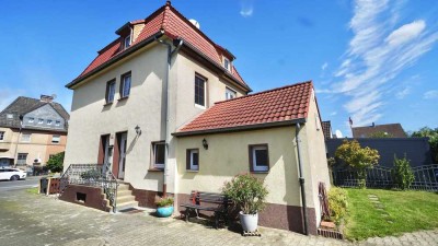 Keine Käuferprovision! Zweifamilienhaus mit 2 Garagen und Garten in Ickern!