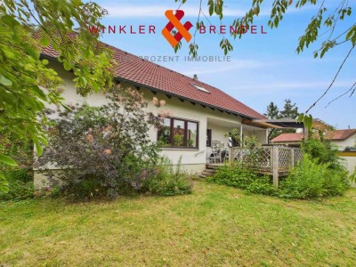 Familienfreundlich gelegenes Zweifamilienhaus in Altenplos