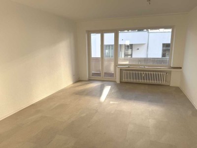 Modernisierte lichtdurchflutete 3-Zimmer Wohnung zentral in Heidkamp!