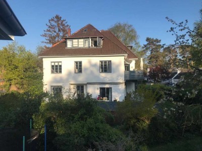 Charmante 1-Zimmer Dachgeschosswohnung in Hamburg-Rissen