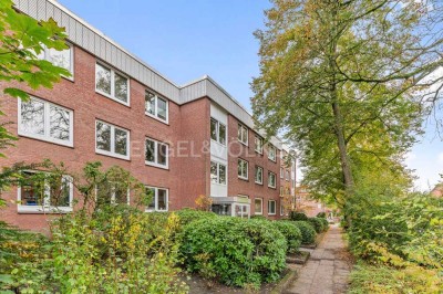 Großzügige Zwei-Zimmer-Wohnung in Top-Lage von Volksdorf mit Blick ins Grüne und TG-Stellplatz