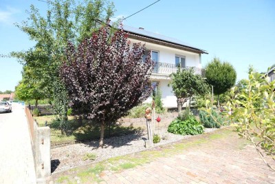 Familienglück im Grünen: Ihr neues Zuhause mit Potential