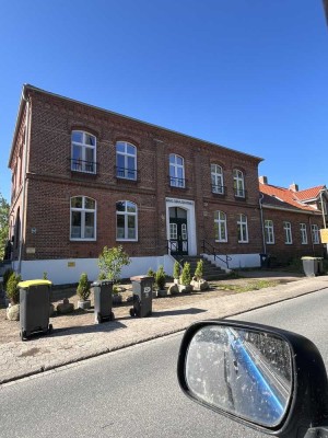 Geschmackvolle, sanierte 4-Zimmer-Wohnung mit Garten in Wangels