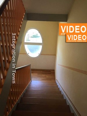 Großzügige drei Zimmer Wohnung mit Balkon