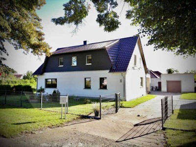 Modernisiertes Zweifamilienhaus mit zwei Wohneinheiten und hochwertiger Ausstattung