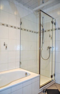 Moderne, helle Dachgeschosswohnung ohne Schrägen mit Weitblick in Herdecke-Schnee (Nähe Dortmund)