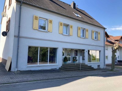 Schöne 2 ZKB Wohnung mit Kaminofen (Whg.6)