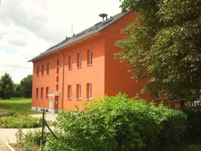Mehrfamilienhaus mit Gartenbereichen - Anlage im grünen Umland
