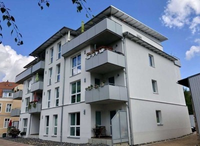 Aufzug und Balkon: Moderne 2-Zimmer-Wohnung in Grimmen