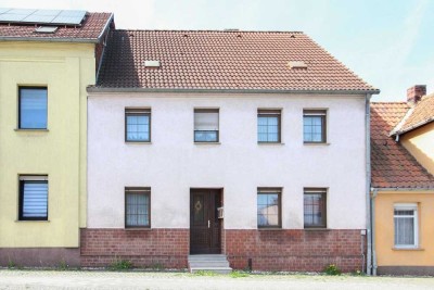 Reihenhaus in Jerichow mit 7 Zimmern, Garten und viel Potenzial