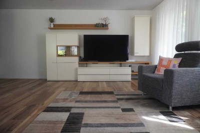 Stilvolle, modernisierte 2-Raum-Hochparterre-Wohnung mit EBK, Terrasse und Garten in Ostfildern