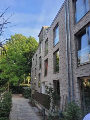 ERSTBEZUG - 2 Zi EG Wohnung mit kleinem Garten in HH-Bahrenfeld/Altona