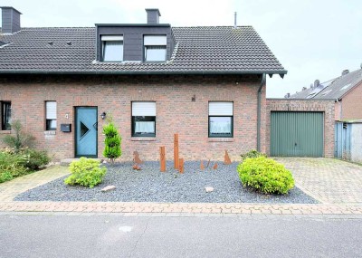 Große Doppelhaushälfte mit Garage in ruhiger Lage
