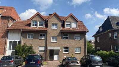 Vollständig renovierte 2-Raum-Wohnung mit Balkon und Einbauküche in Wesel