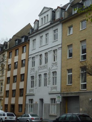 Bilk, Erdgeschosswohnung im stilvollen Altbau