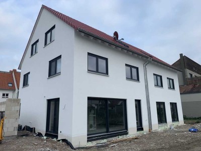 Haßloch Neubaugebiet -  Neubau einer attraktiven Doppelhaushälfte mit 135 m² Wfl und 212 m² Areal