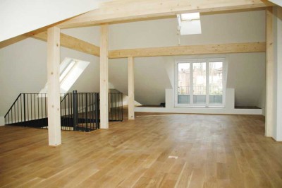 schöne, helle Penthouse-Wohnung / Maisonette-Wohnung Vorderer Westen – Nähe Bebelplatz