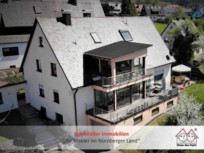 Anders als andere! Tolle 3-Zimmer-DG-Wohnung mit Wintergarten & Balkon in Neunkirchen-OT