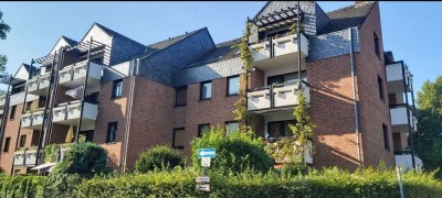 Geschmackvolle, gepflegte 2-Zimmer-Gartenwohnung mit Terrasse und EBK in Düsseldorf