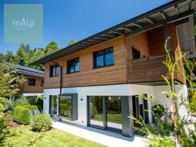 Alpines Wohnen & Mehr: Exklusives Chalet mit Premium-Ausstattung auf eigener Flurnummer