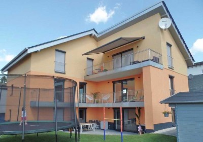 Gehobene 3-Zimmer-Wohnung im OG mit Balkon und Einbauküche in Einhausen