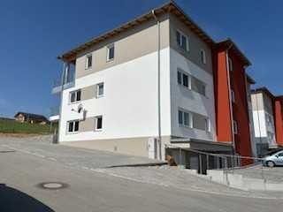 Schöne 3,5-Zimmer-Penthouse-Wohnung mit geh. Innenausstattung mit Balkon und EBK in Johanniskirchen