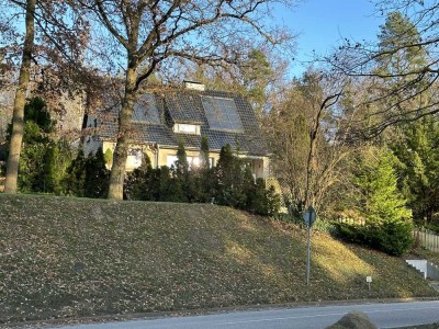 Großes Einfamilienhaus mit schöner Aussicht und zwei Wohneinheiten
