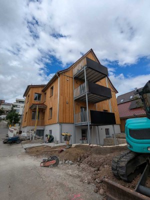 Sehr helle 1,5 Zimmer-Wohnung in eigenem Häusschen mit großer Terrasse, zentrale Lage