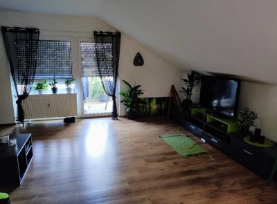 Helle 3-Zimmer-Dachgeschosswohnung mit Balkon & Gartenmitbenutzung – ruhige Lage, gute Anbindung!