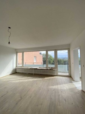 Helles, frisch modernisiertes Apartment im Grünen mit Balkon