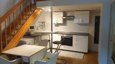 Großzügige 1,5-Zimmer Maisonette-EG-Wohnung mit Terrasse (+50,- € Stellplatzmiete), möbliert