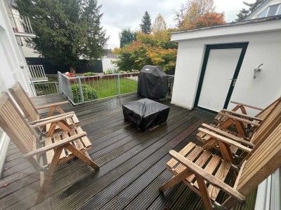 Haus im Haus!!! Schicke Maisonette-Whg. mit großem Garten, Doppelgarage, offenem Kamin  & EBK!