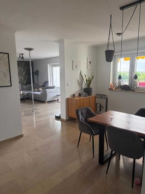 Grosszügige 5 Zimmer Wohnung in 1A Wohnlage