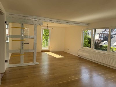 Erstbezug nach Sanierung mit Einbauküche und Balkon: ansprechende 4-Zimmer-Wohnung in Linz
