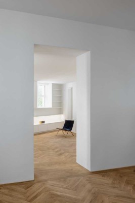 6-Zimmer-Beletage mit Terrasse und Balkon zum Innenhof