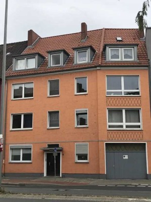 Charmante 2-Zimmer-Dachgeschosswohnung mit großem Balkon und Einbauküche