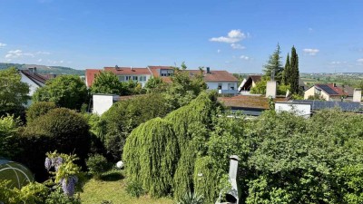 Attraktive 2 Zi.-Wohnung mit fantastischer Aussicht auf Leonberg