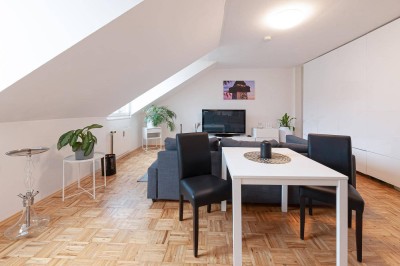 Schöne zentrale 2- Zimmer Wohnung frisch saniert