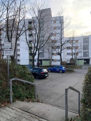 2 Zimmer Wohnung in Stuttgart Möhringen mit Balkon, Aufzug und TG - Ideal für Singles oder Paare