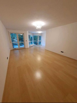 Schöne Wohnung in Erlangen-Eltersdorf für Singles / Paare / Senioren