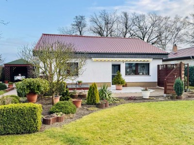 Gemütlicher Bungalow mit großem Grundstück und Feldblick