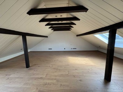 *Gemütliche Maisonette-Wohnung in zentraler Lage*