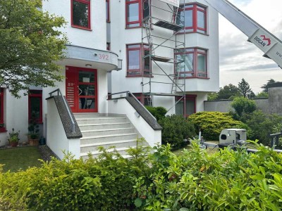 Exklusive 3-Raum-Hochparterre-Wohnung mit Balkon und EBK in Krefeld