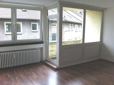 großräumige 3 Raumwohnung auf 67m² mit Balkon zu vermieten!!!