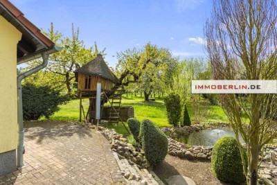 IMMOBERLIN.DE - Adrette Doppelhaushälfte mit idyllischem Südgarten & Nebengebäude