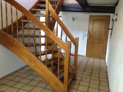 Sonnige, modernisierte 4,5-Raum-Maisonette-Wohnung mit Einbauküche in Ochsenhausen, sehr zentrumnah