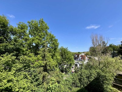 Helle, großzügige Wohnung mit großem Balkon