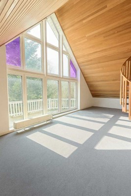 SPO-Rarität am Dünenwald: XXL-Dachgeschosswohnung mit Maisonetten-Studio, Galerie & Dachterrasse