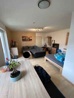 Helle 1-Zimmerwohnung mit ca. 40 qm, Balkon und TG-Stellplatz ab sofort zu vermieten!